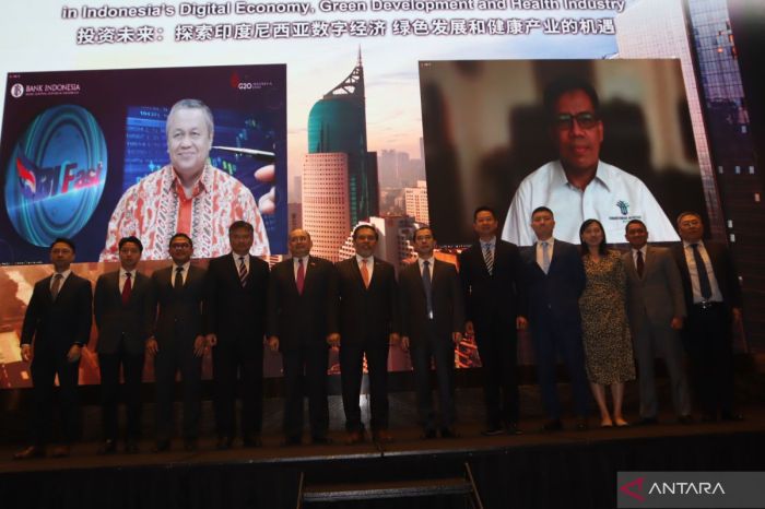 Finance Ministry revises Indonesia's economic growth projection ... Menkeu Purbaya Soroti Dominasi Fesyen Impor dari China.